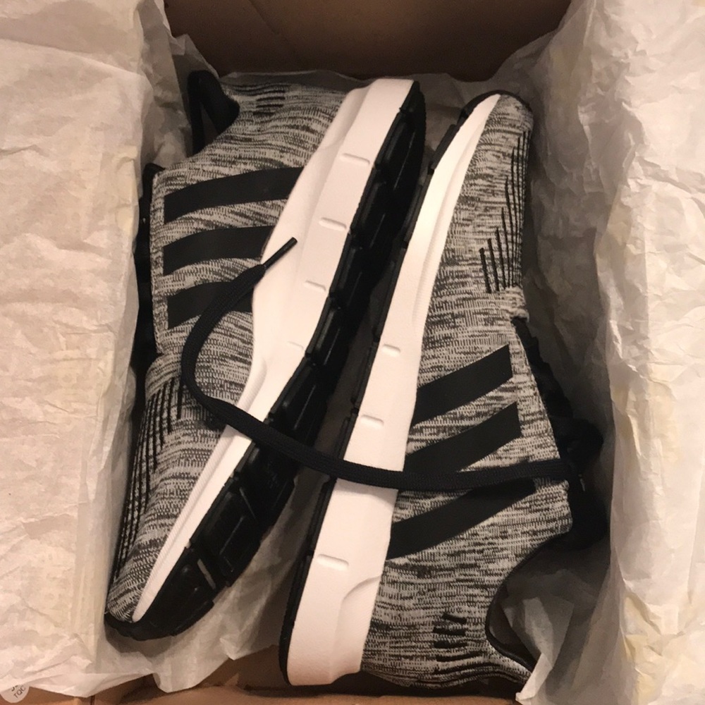 BRAND NEW NEVER WORN! Men’s Adidas Swift Run